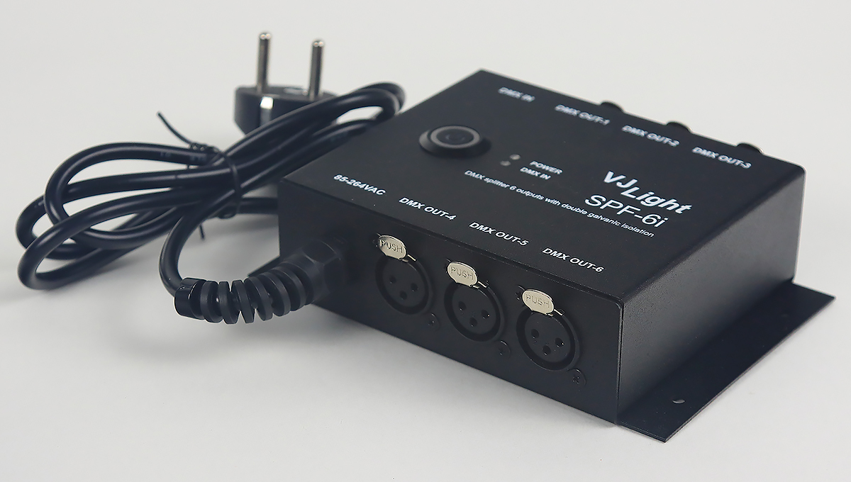 VJLight SPF-6i - DMX сплиттер с двойной гальванической развязкой и индикаторами 1 XLR вход - 6 XLR выходов. Свободное крепление на любую поверхность.